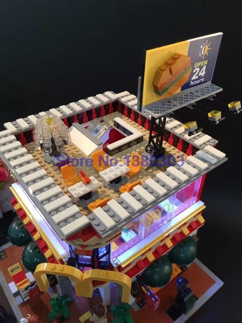 Sembo Block SD6901 McDonald Restaurant 4 in 1 (with LED) 1729pcs