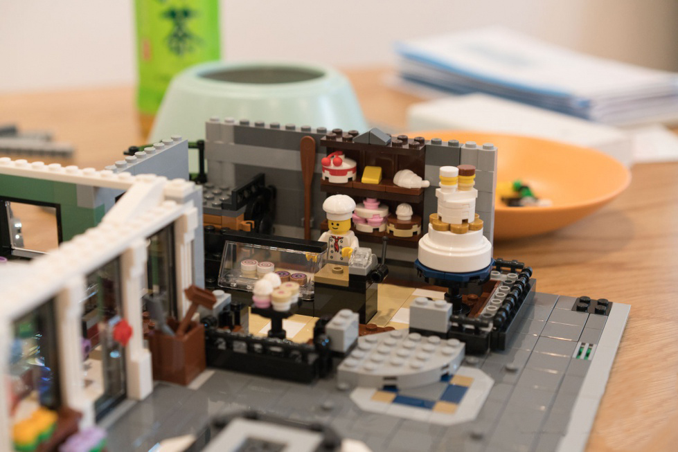 Lepin 15019 Assembly Square