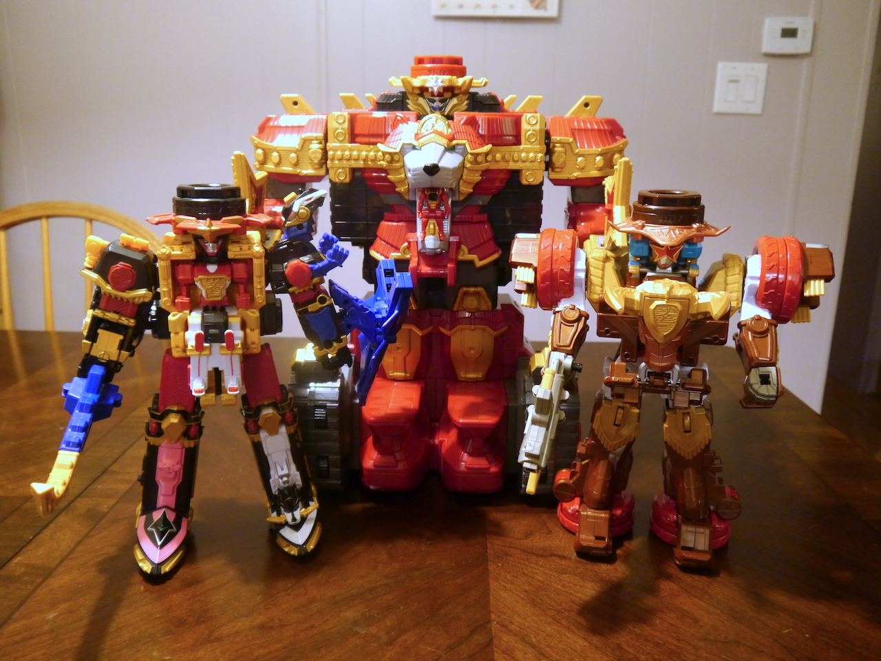 Shuriken Sentai Ninninger DX Lion Haoh by Bandai