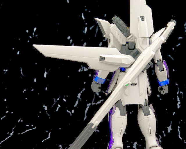 MG 1/100 GX-9900 Gundam X by Bandai