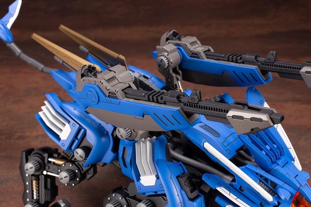 Pre-order : 1/72 Zoids: RZ-028 Blade Liger AB Plastic Model Kit by Kotobukiya (Reissue)
