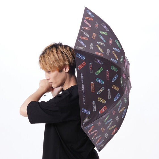 PRE-ORDER : Kamen Rider Folding Umbrella For Both Sunny And Rainy Days Core Medal Pattern