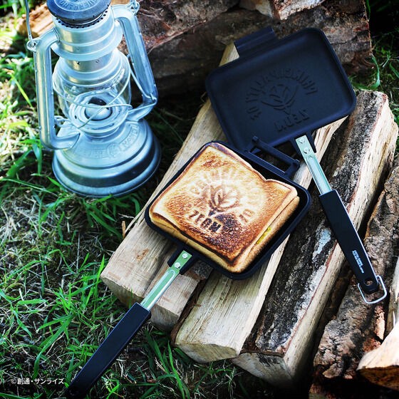 PRE-ORDER : Mobile Suit Gundam Hot Sandwich Cooker