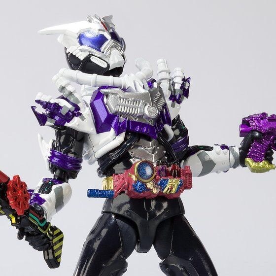 PRE-ORDER : S.H.FIGUARTS KAMEN RIDER BUILD - MADROGUE