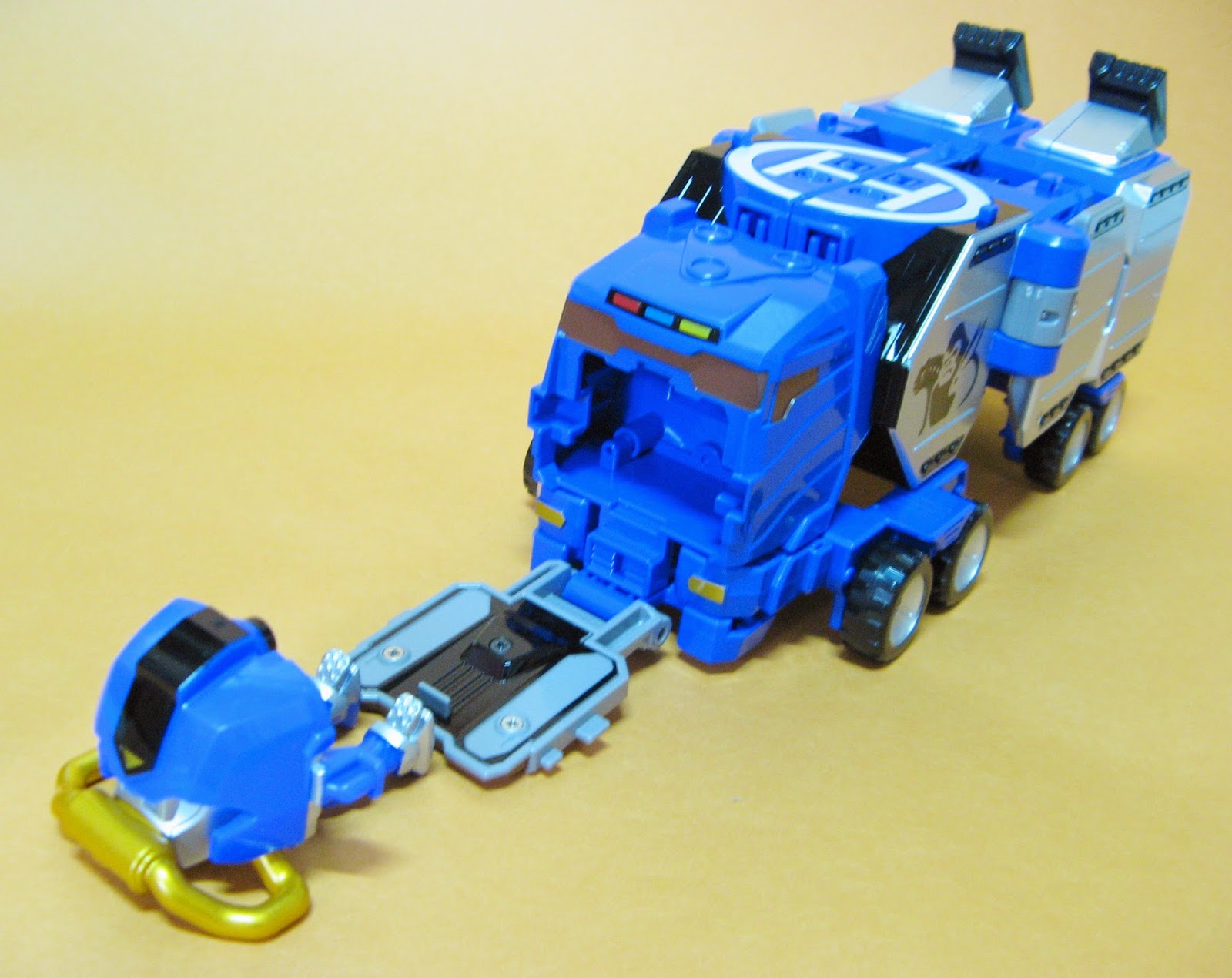 Tokumei Sentai Go-Busters - Buster Machine GT-02 Gorilla