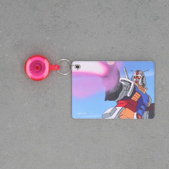 PRE-ORDER : Mobile Suit Gundam Extendable Pass Case
