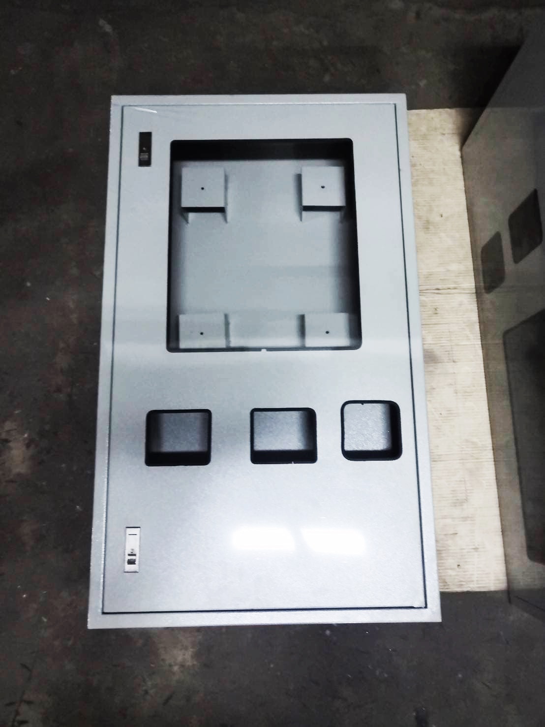ตู้มิเตอร์3ช่อง พร้อมช่องติดตั้งเบรคเกอร์ Schneider