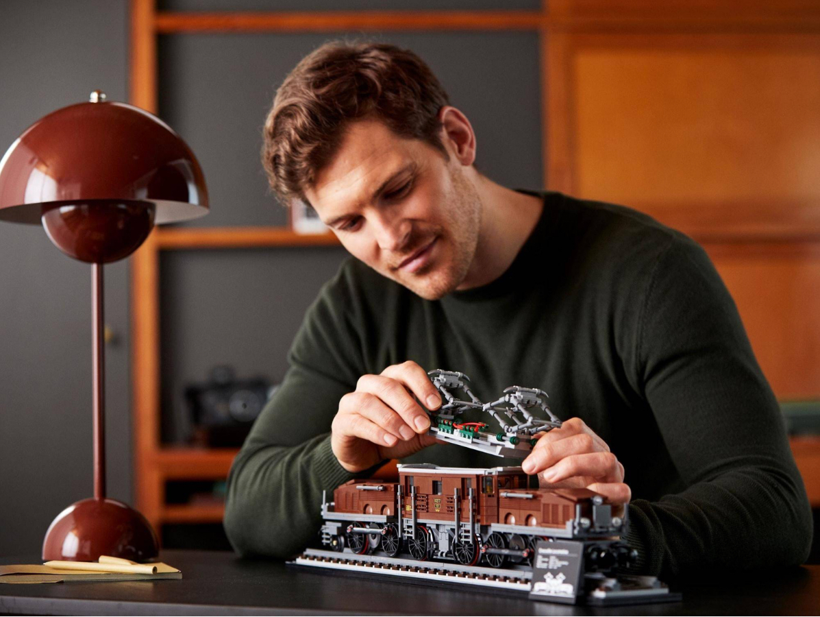 Tiger 40010 Crocodile Locomotive 1271pcs