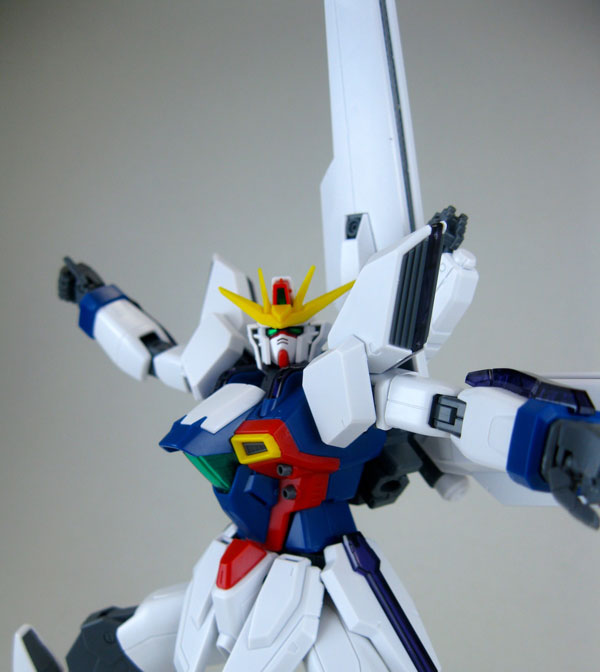 MG 1/100 GX-9900 Gundam X by Bandai