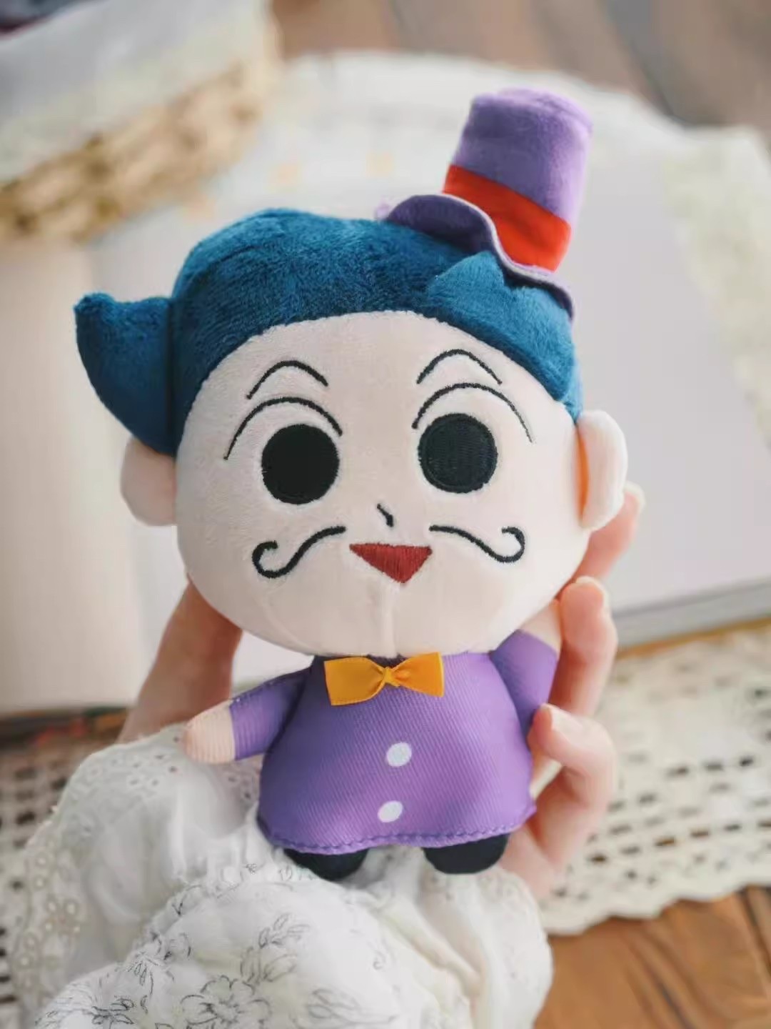 ตุ๊กตาพวงกุญแจ Crayon Shinchan x Alice in Wonderland Series Plush Keychain by LDCX