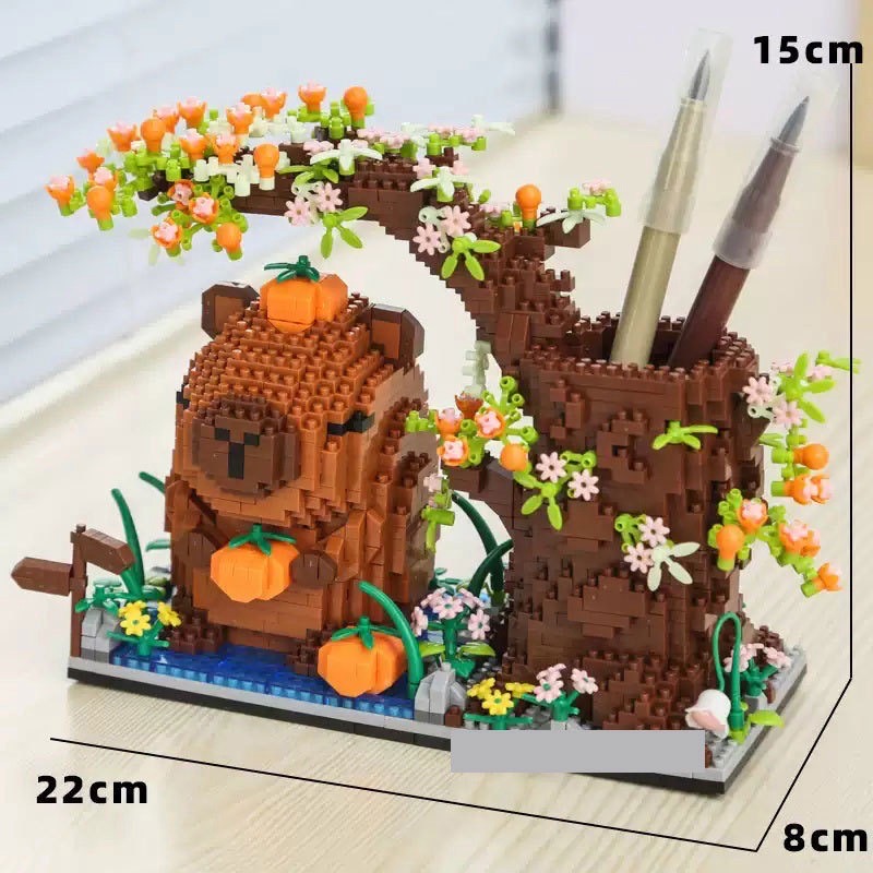 York Block M 3166 - Capybara Tree Pen Holder
