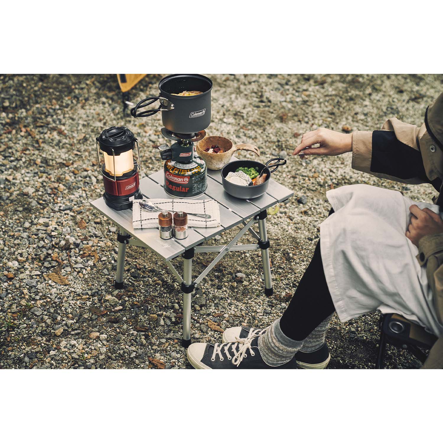 โต๊ะพับพกพา Coleman Compact Aluminum Table