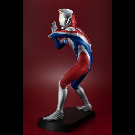 PRE-ORDER : Ultimate Article Ultraman Dyna (Flash Type)