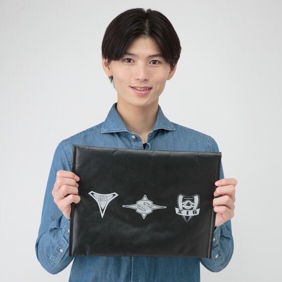 PRE-ORDER : Ultraman Series Multi Case