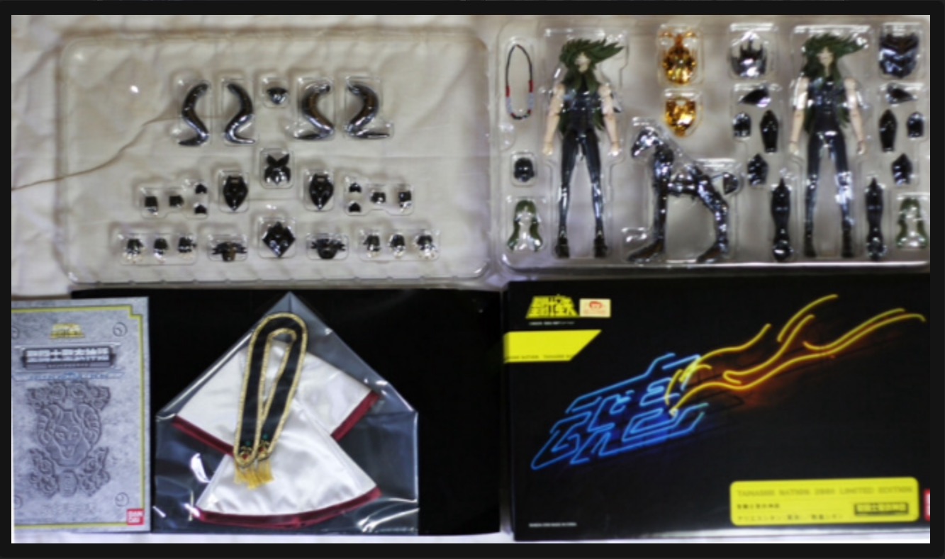 Saint Seiya Saint Cloth Myth Aries Shion Surplice & Grand Pope Shion by Bandai Tamashii 2008 Exclusive