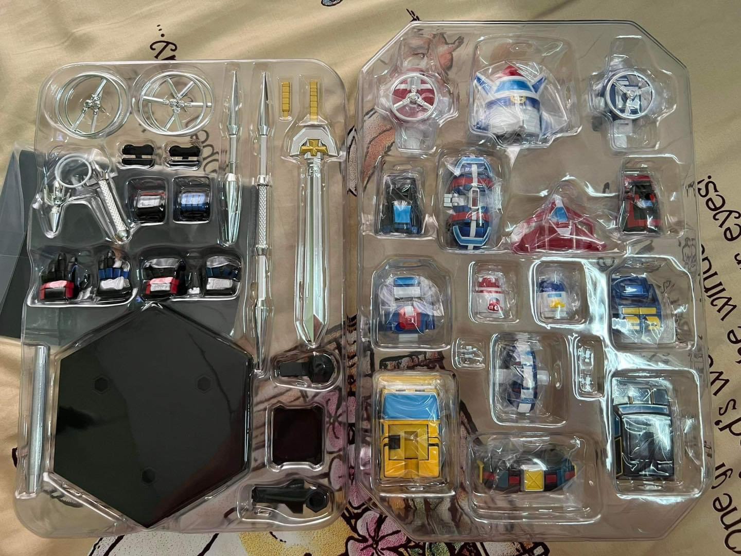 ES Gokin - Dairugger / Voltron Vehicle Force by Action Toys