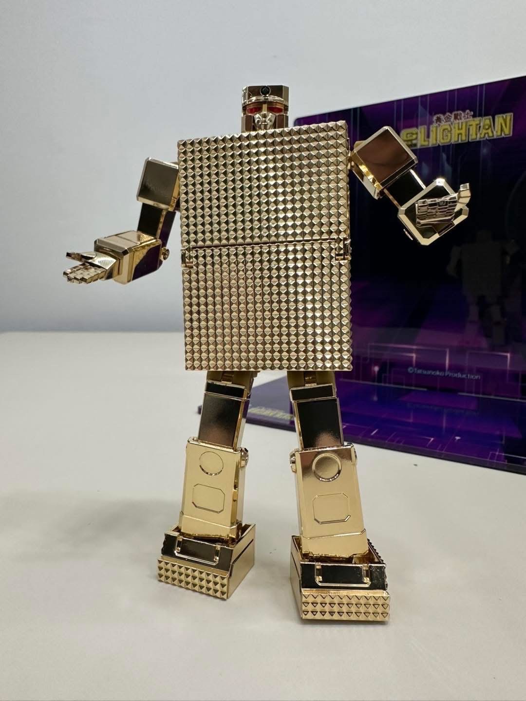 Gold Lightan Model Kit (with Alloy Parts) by Shohoriku Limited