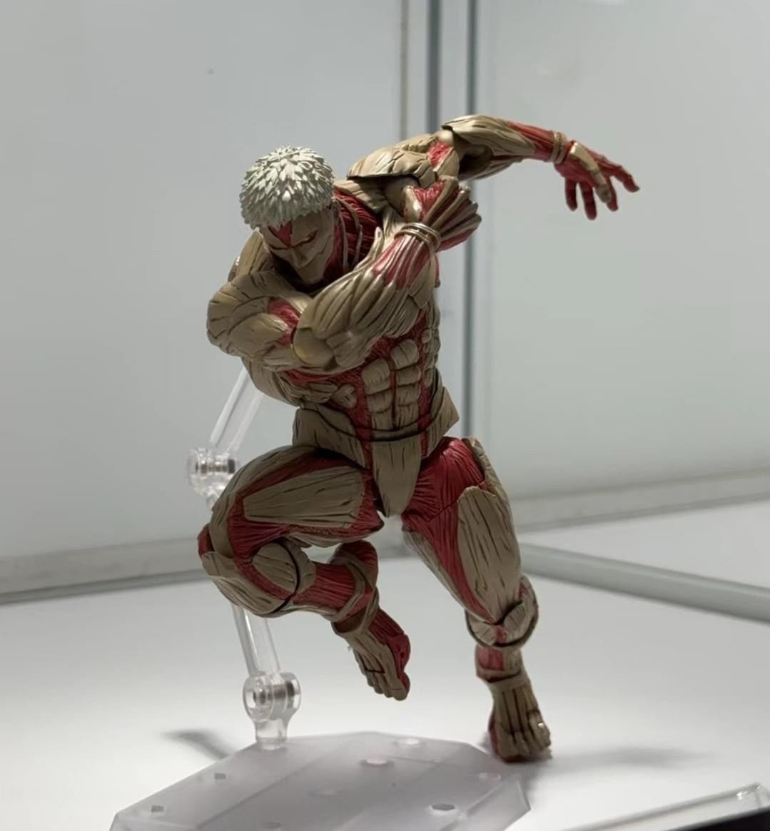 Pre-order : Revoltech Amazing Yamaguchi Attack on Titan Armored Titan by Kaiyodo