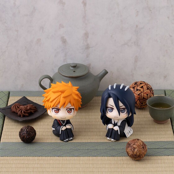 PRE-ORDER : Rukappu BLEACH Ichigo Kurosaki & Byakuya Kuchiki Set [With Limited Cushion]