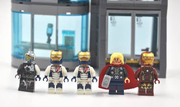 SY 370 Attack on Avengers Tower 563pcs