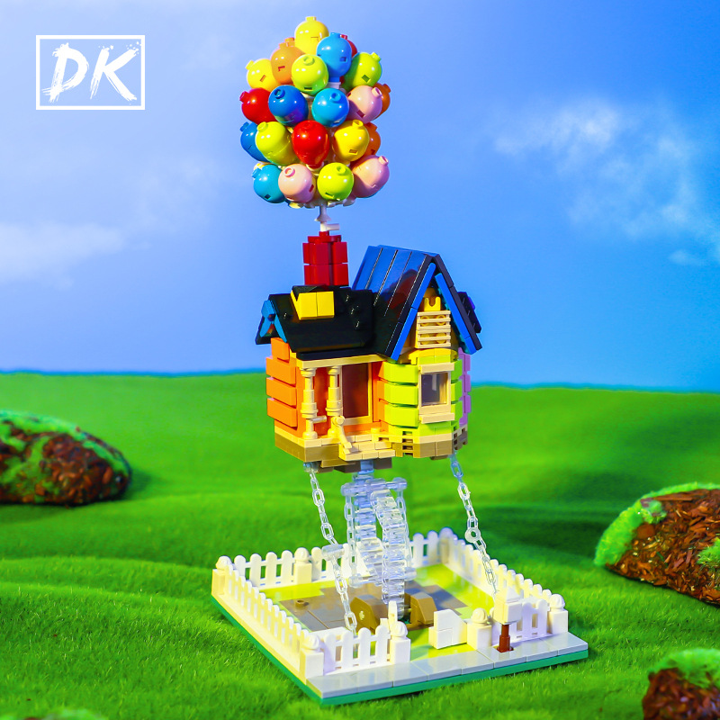 DK 7025 Up Balloon House 555pcs