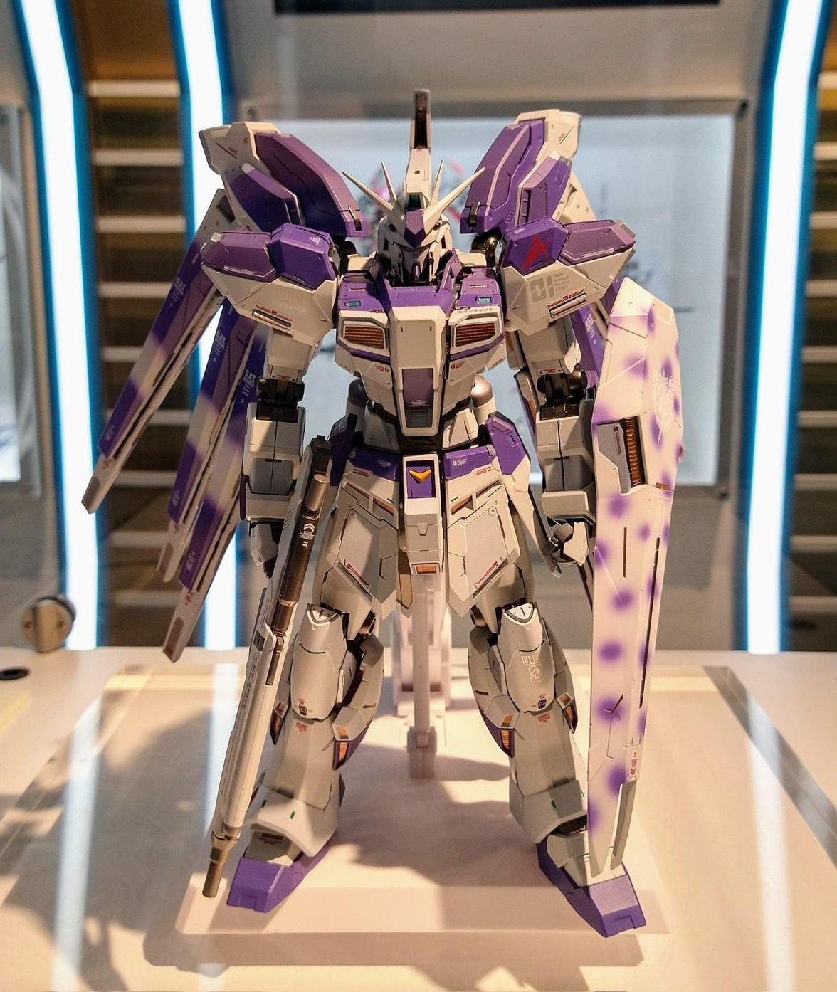 Gundam - Metal Build RX-93-v2 Hi-v (Hi-Nu) Gundam by Bandai