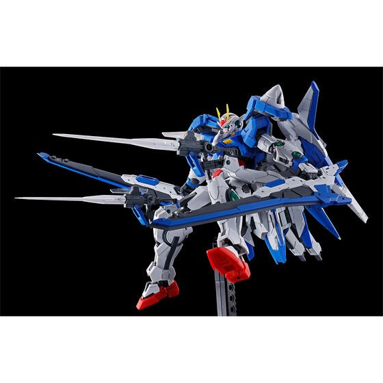 PRE-ORDER : RG 1/144 00 XN Raiser Plastic Model