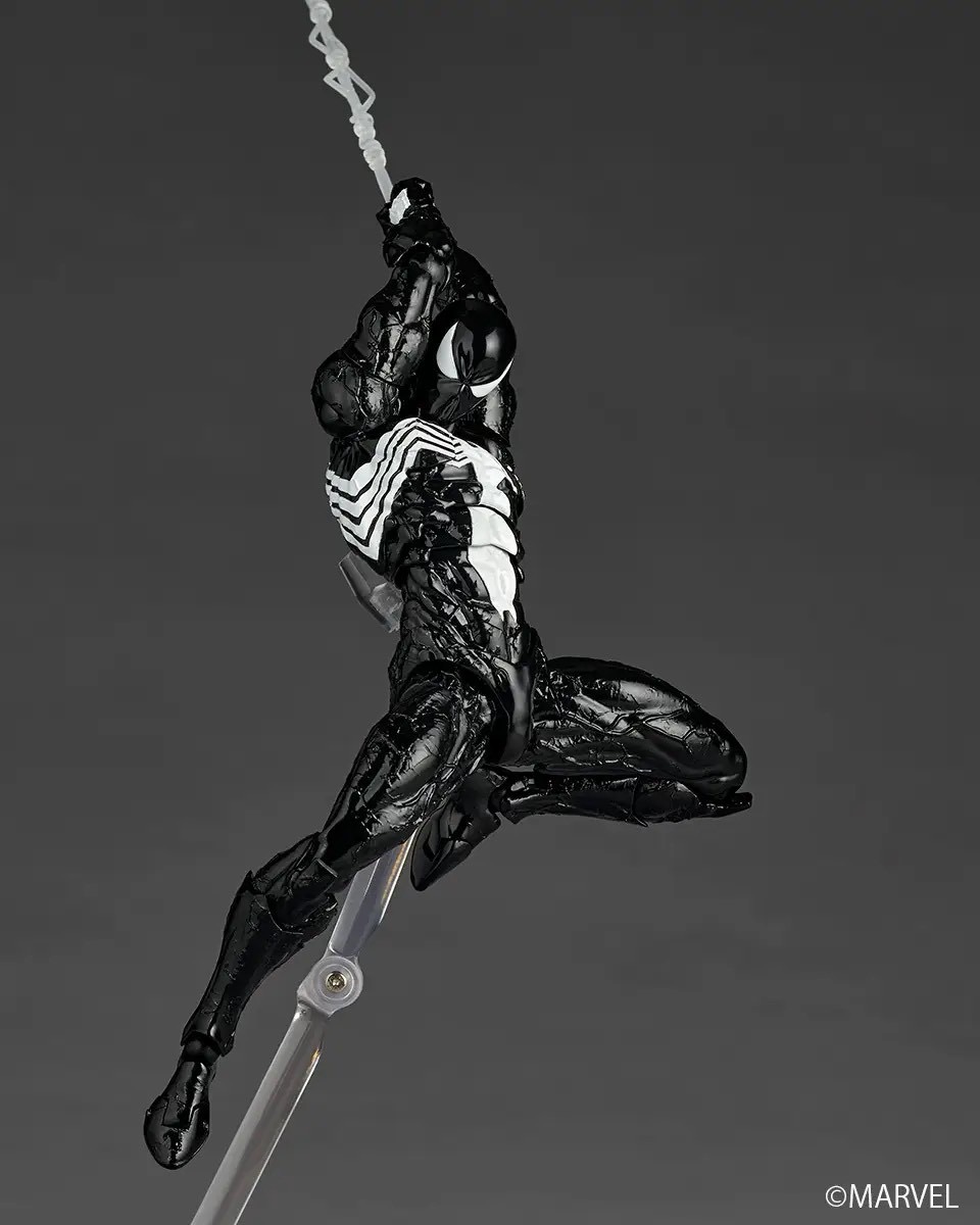 Pre-order : Revoltech Amazing Yamaguchi Symbiote Spider-Man by Kaiyodo