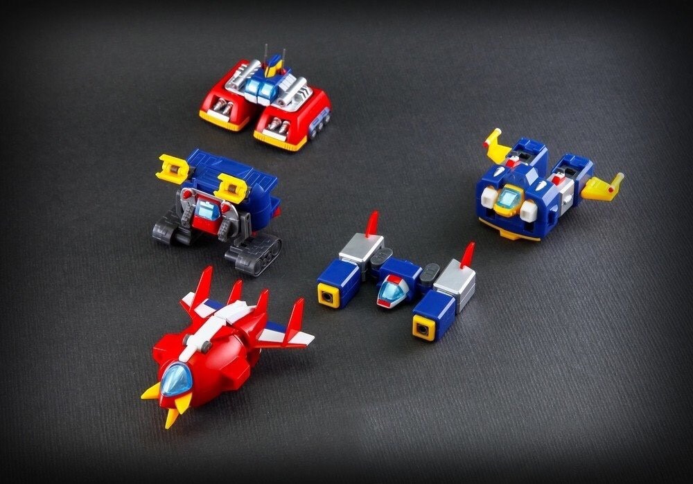 Mini Deformed Series 02 - Voltes V by Action Toys