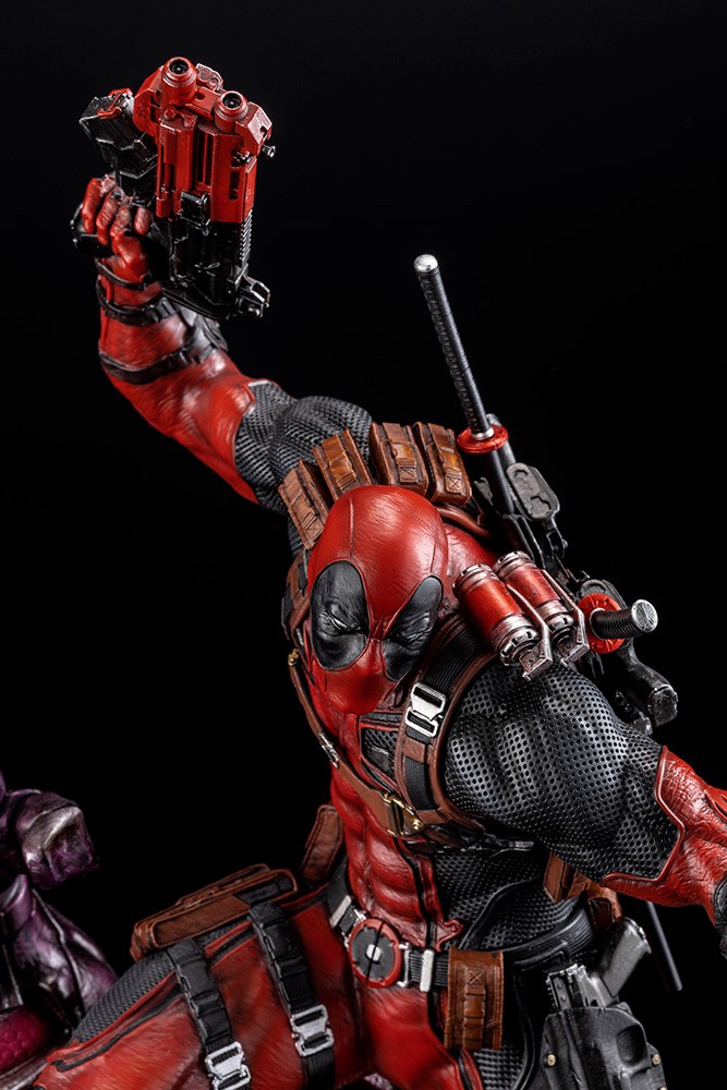 Pre-order : DEADPOOL FINE ART STATUE SIGNATURE SERIES -Featuring the Kucharek Brothers-