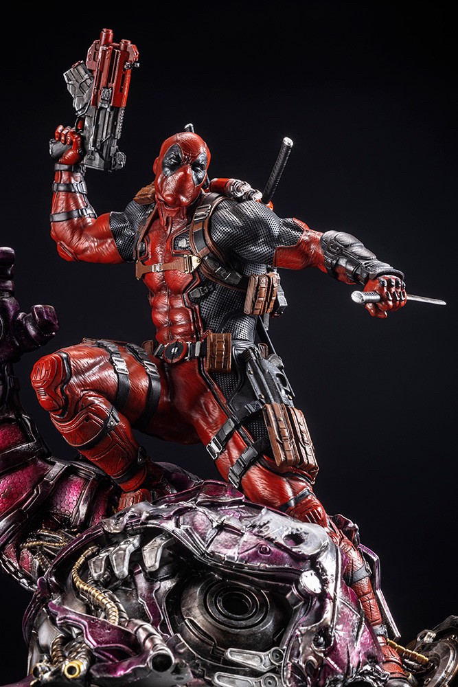 Pre-order : DEADPOOL FINE ART STATUE SIGNATURE SERIES -Featuring the Kucharek Brothers-