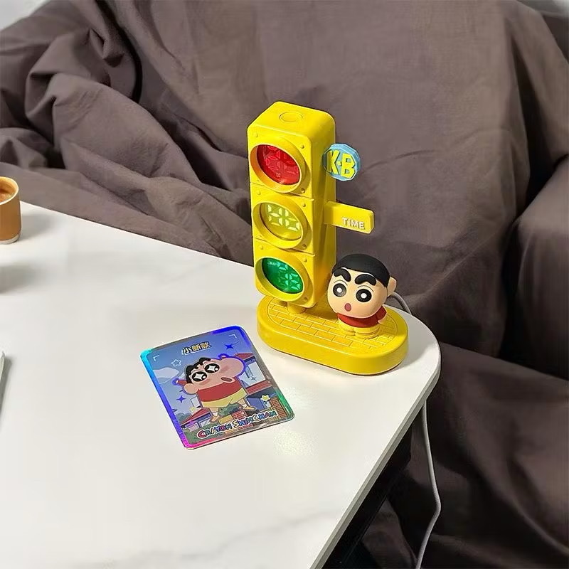 ร้าน🇹🇭 พร้อมส่ง✨ นาฬิกาปลุกตั้งโต๊ะ ได้ 1 ตัว - Crayon Shinchan - Traffic Light Alarm Clock Series by Maihe