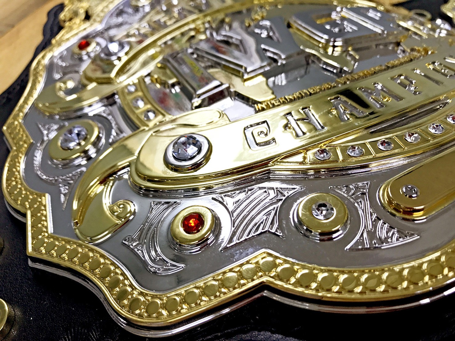 Pre-order : NEW JAPAN PRO-WRESTLING 4th Generation IWGP Heavyweight Championship Replica Belt 50th Anniversary Model (Standard Edition) by 16 directions