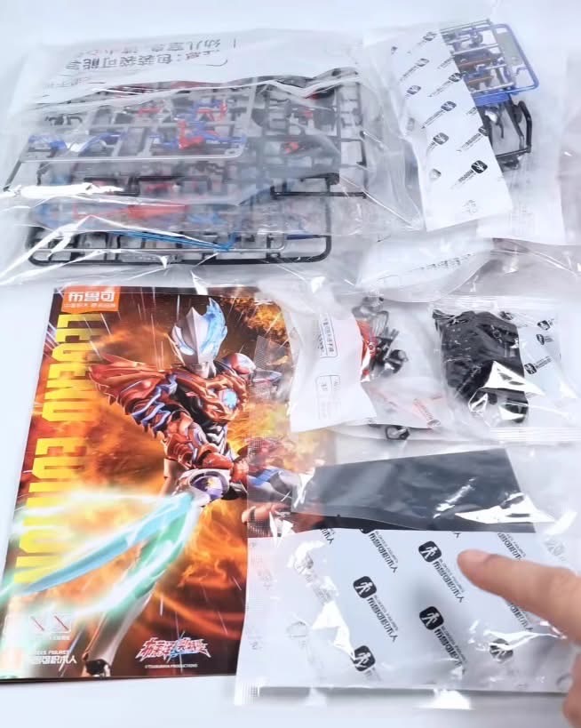 Pre-order : Ultraman Blazar Ultra Fidran Armor Legend Edition Plastic Model Kit by Buluke Blokess Bloks
