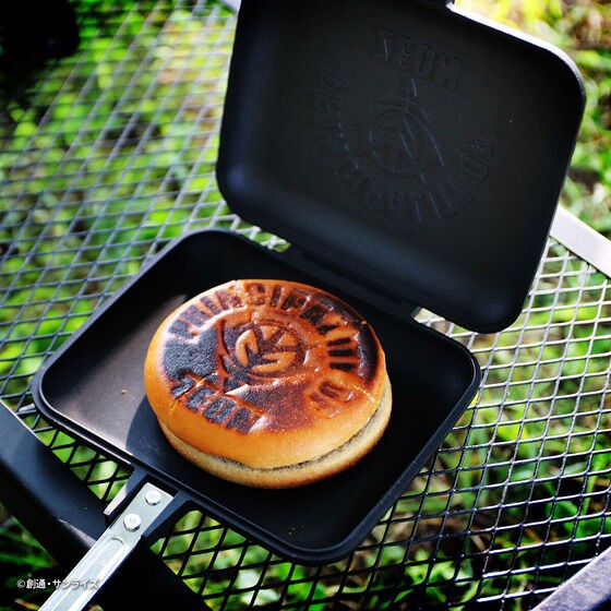 PRE-ORDER : Mobile Suit Gundam Hot Sandwich Cooker