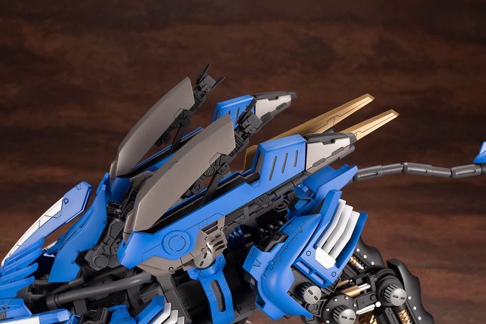 Pre-order : 1/72 Zoids: RZ-028 Blade Liger AB Plastic Model Kit by Kotobukiya (Reissue)