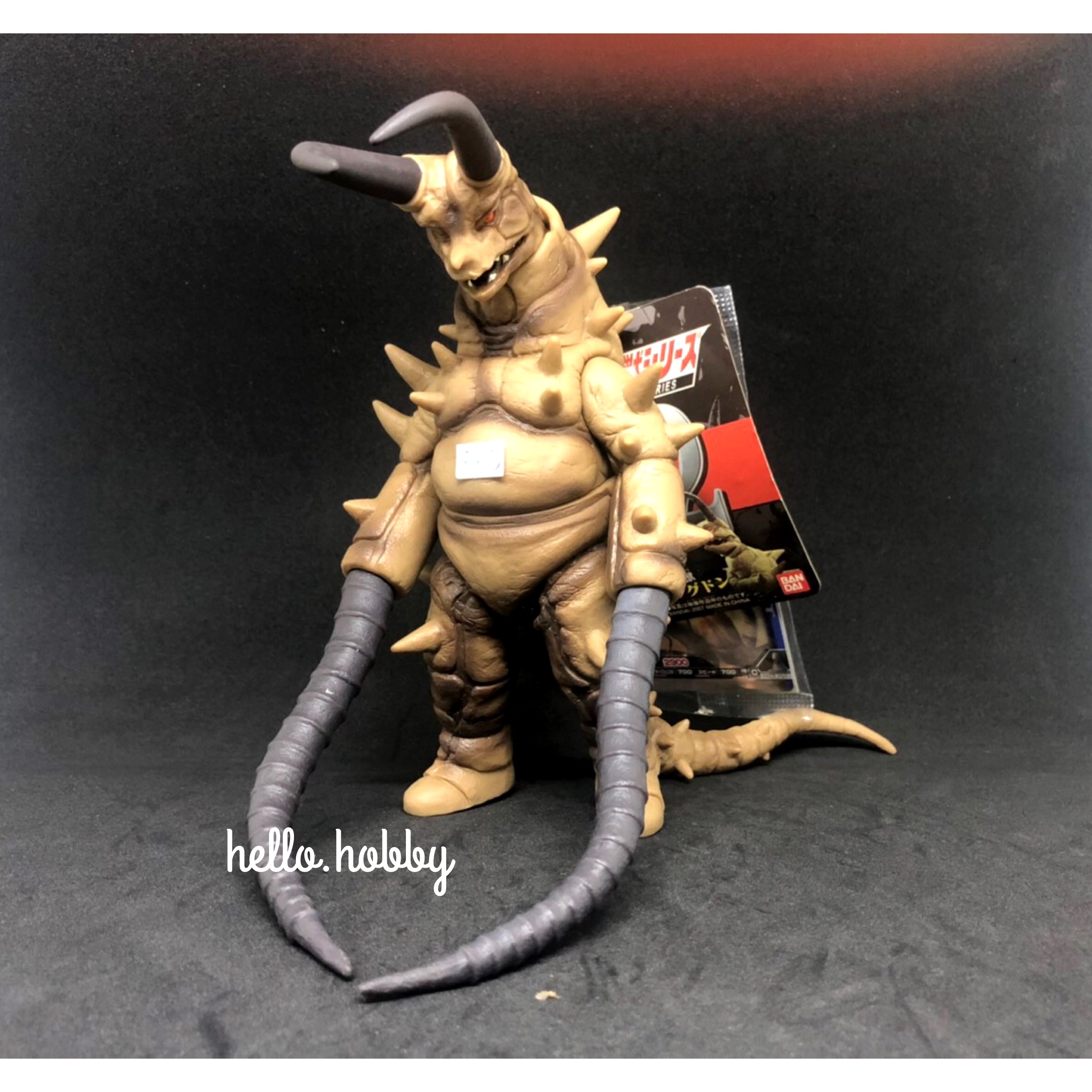 Ultra Monster Series - Return of Ultraman No.12 Gudon (matte, softer shading) 6” by Bandai