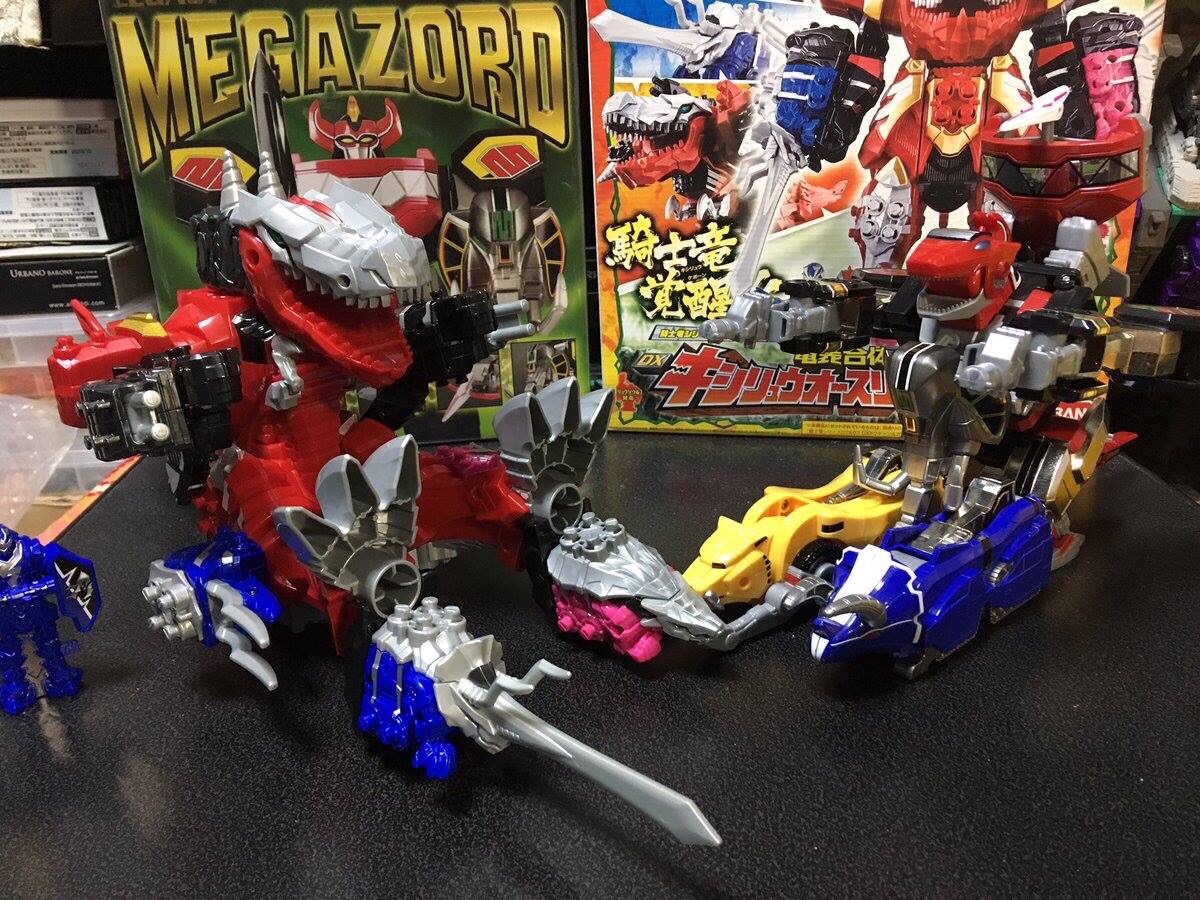Kishiryu Sentai Ryusoulger - DX Kishiryuo Three Knights Set by Bandai