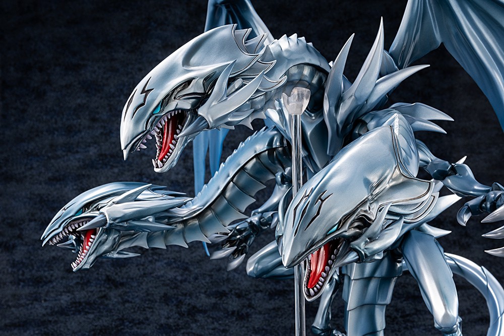 Pre-order : Yu-Gi-Oh! Duel Monsters Blue-Eyes Ultimate Dragon Complete Figure by AmiAmi x AMAKUNI