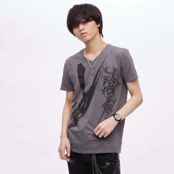 PRE-ORDER : Avataro Sentai Donbrothers x h.NAOTO Inu Brother Tsubasa Inuzuka Brush Drawing Tribal V-neck T-SH