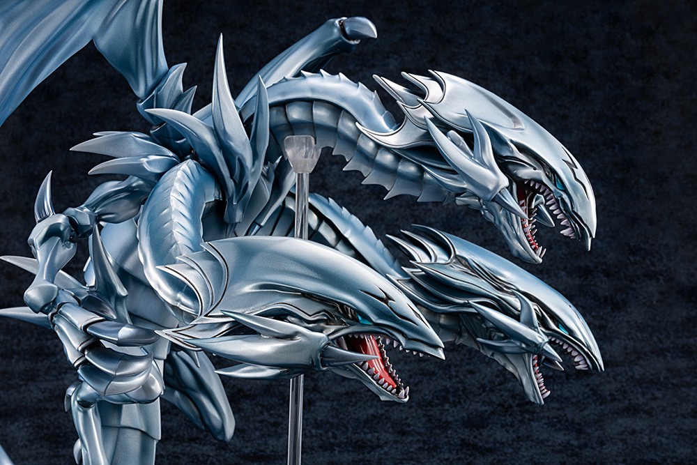 Pre-order : Yu-Gi-Oh! Duel Monsters Blue-Eyes Ultimate Dragon Complete Figure by AmiAmi x AMAKUNI