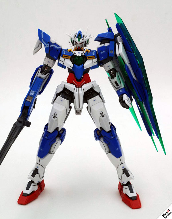 Gundam RG 1/144 OO QAN[T] by Bandai