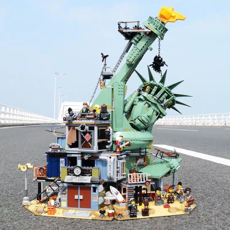 Lion King 180144 Welcome to Apocalypseburg! 3559pcs