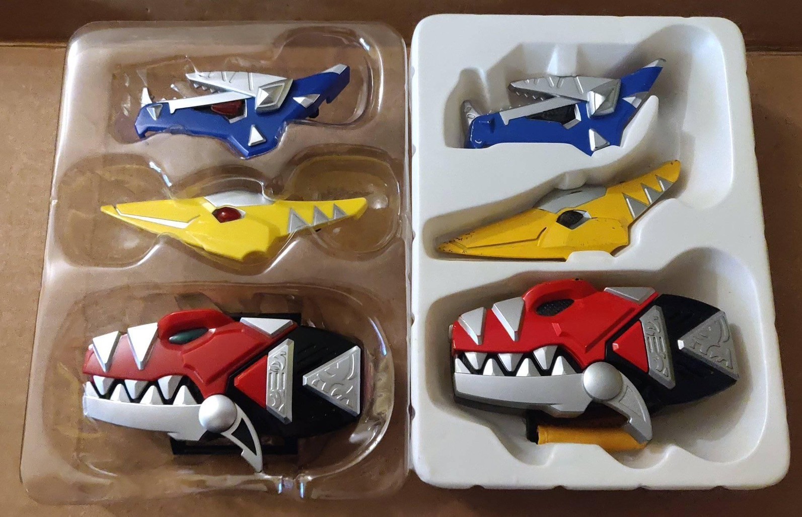 Bakuryu Sentai Abaranger - Dino Brace -Memorial Edition- by Premium Bandai (Limited มีกล่องน้ำตาล)