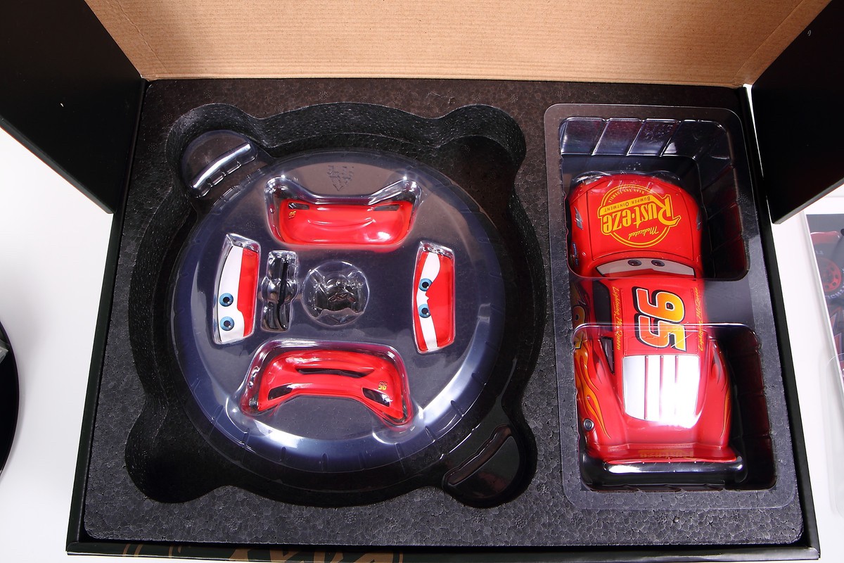 CHOGOKIN - Cars - Lightning McQueen by Bandai