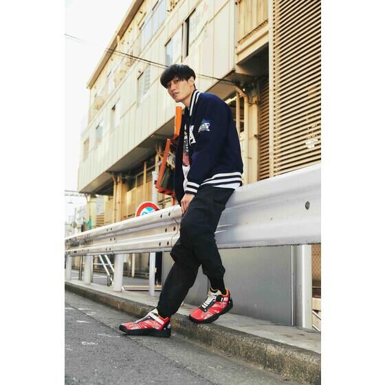 PRE-ORDER : atmos × HENSHIN by KAMEN RIDER TYPE SNEAKERS T-SHIRT atmos original ver.