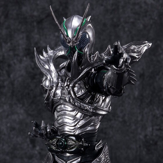 PRE-ORDER : S.H.Figuarts Kamen Rider SHADOWMOON (BLACK SUN)