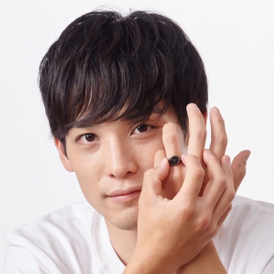 PRE-ORDER : Kamen Rider 1 x Velvet Lounge Black Edition Rotating Ring