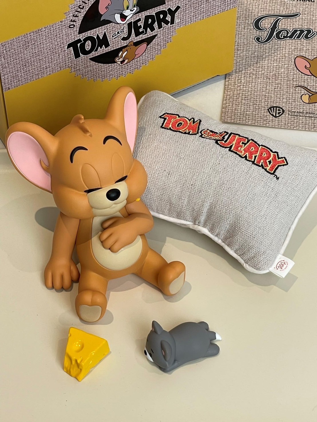 Pre-order : Tom and Jerry Sleepy Jerry with Little Tom by VGT (Very Good Toys)
