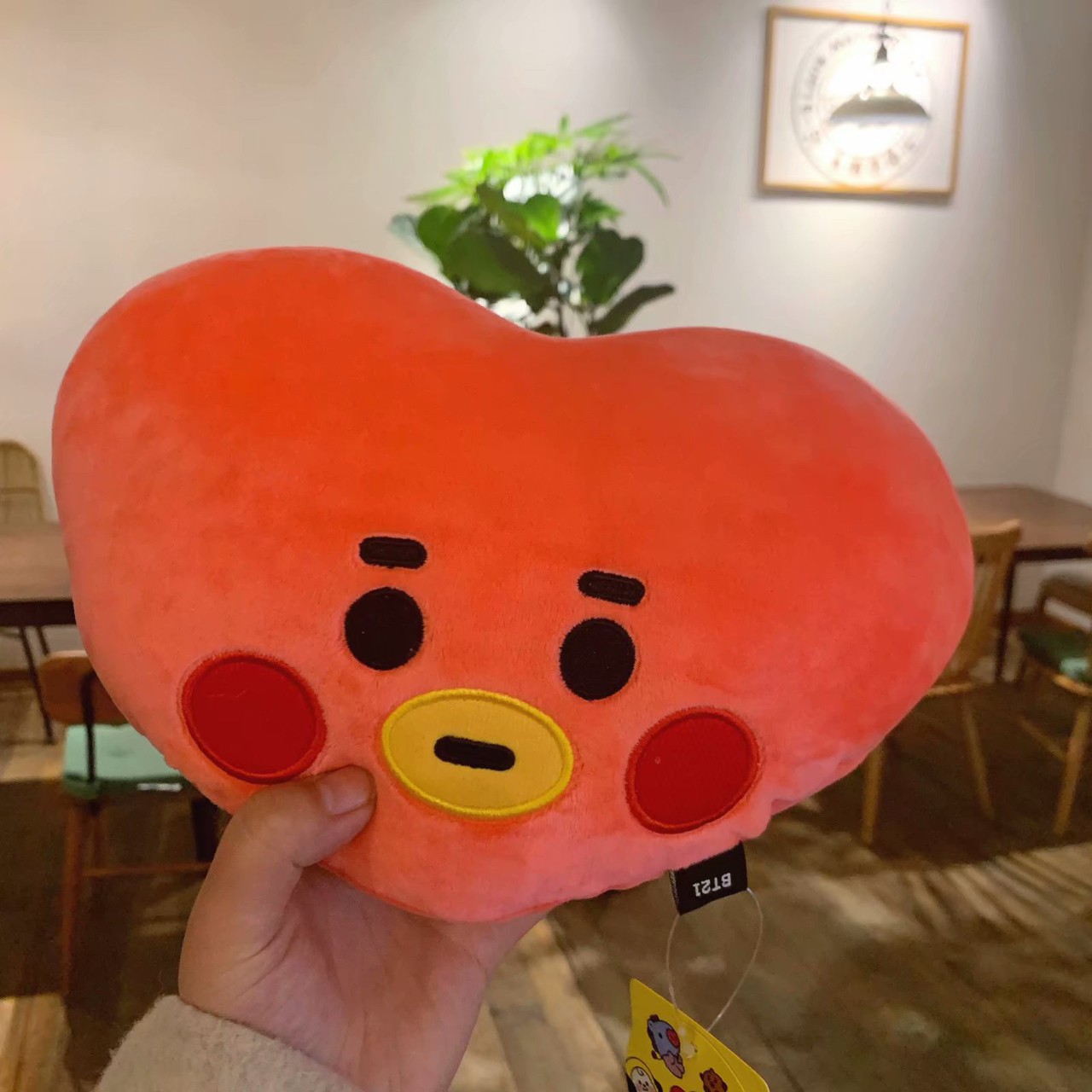 หมอนรองคอ BT21 ติดเบาะรถ/เก้าอี้